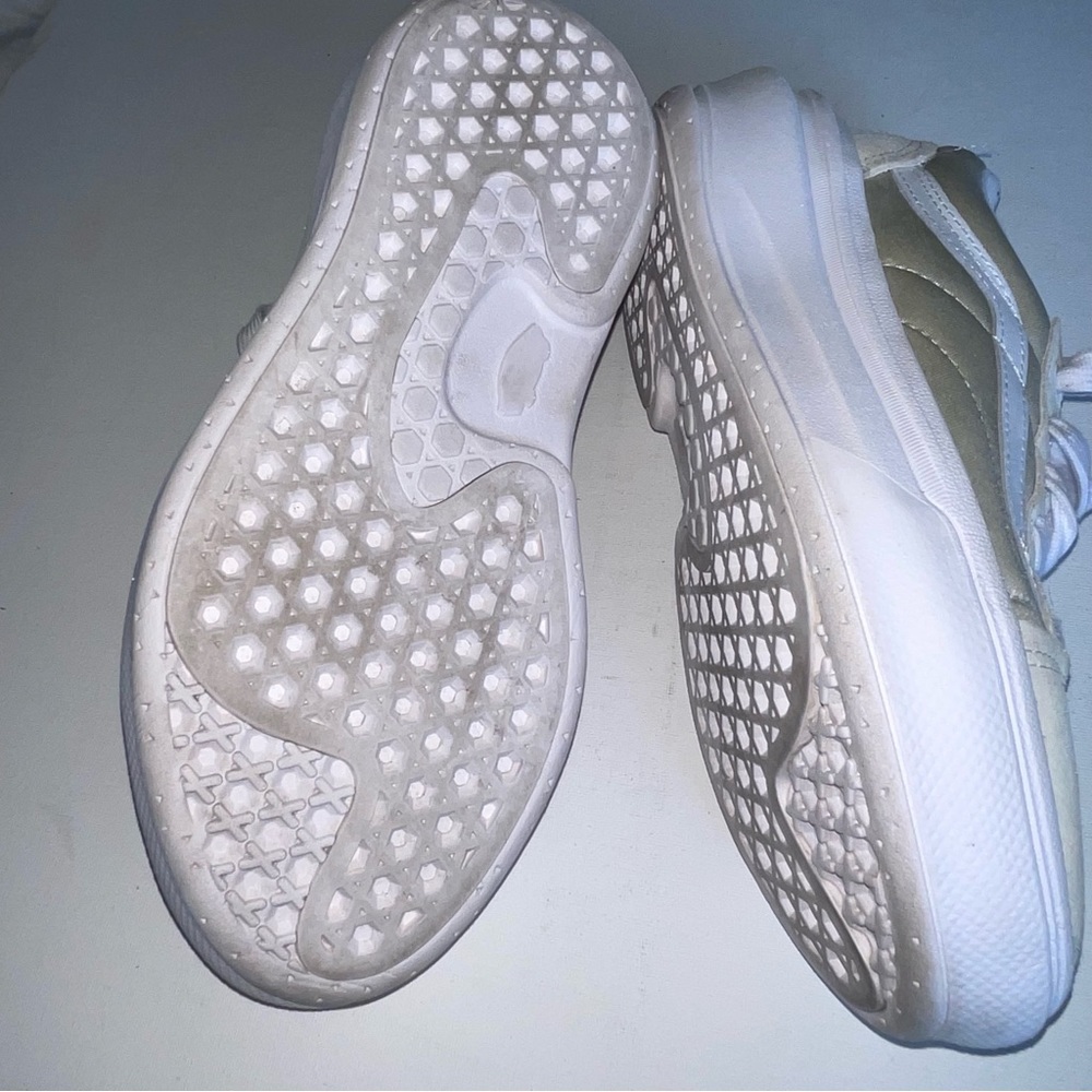 Vans ComfyCush Old Skool Overt Sneakers - Picture 12 of 16